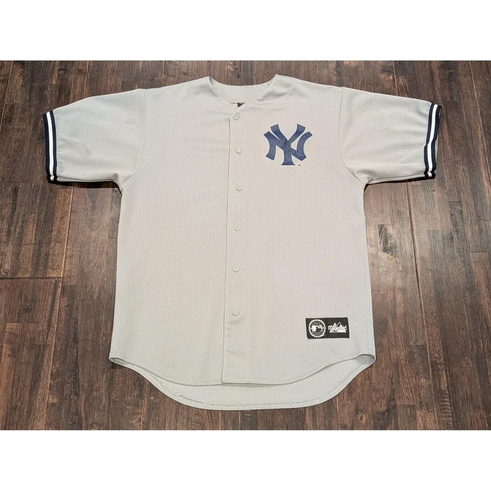 New York Yankees Jersey Mens XL Gray MLB Baseball Shirt Hernandez 26‎ Majestic